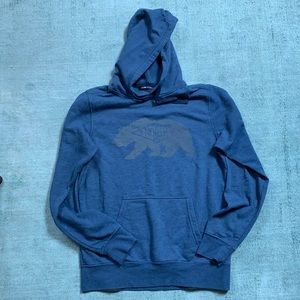 North face women’s sweatshirt EUC!